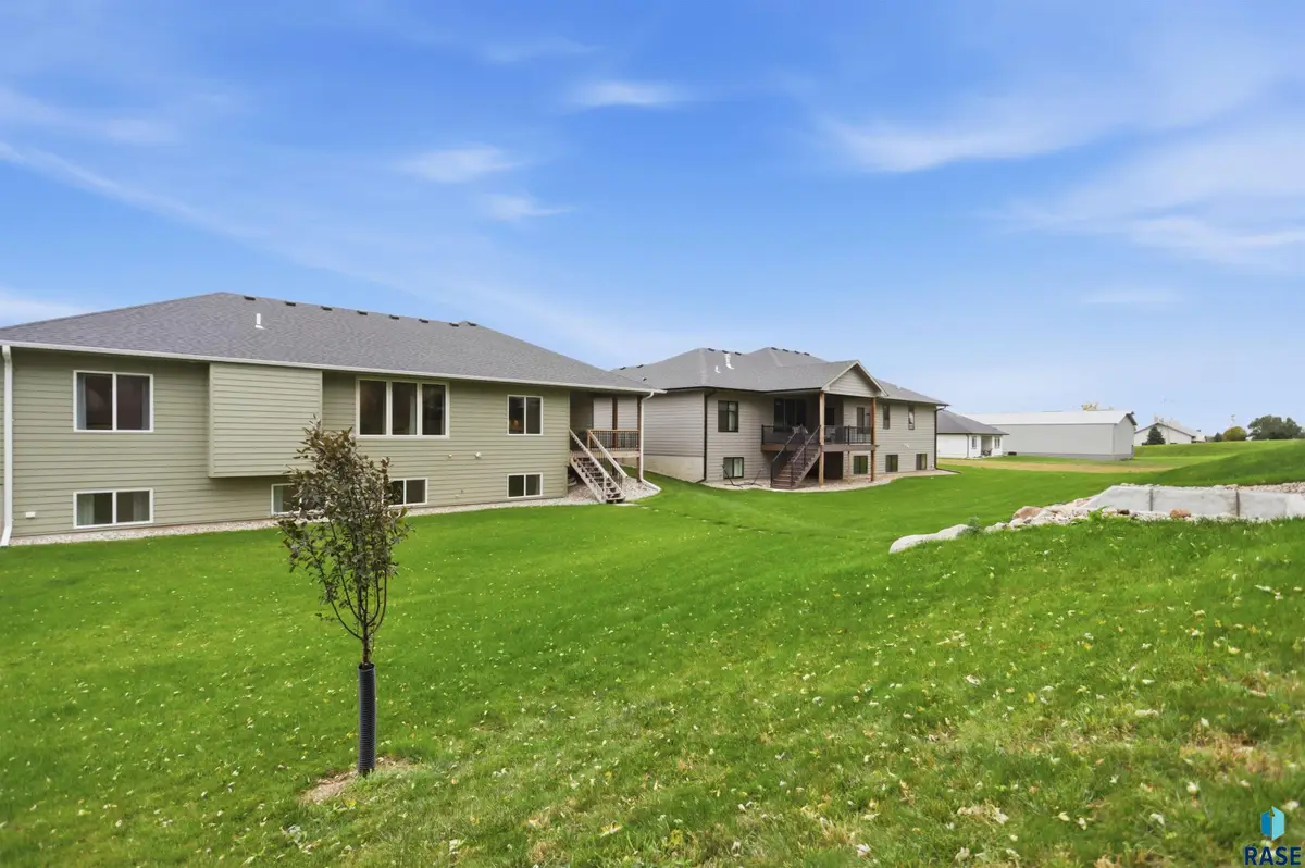 2205 S Saddle Ridge Dr, Sioux Falls, SD 57110 - #1
