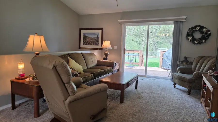 805 S Jayme Cir, Sioux Falls, SD 57106 - #2