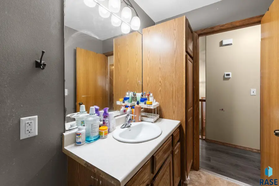 5632 W Mandy Ct, Sioux Falls, SD 57106 - #2