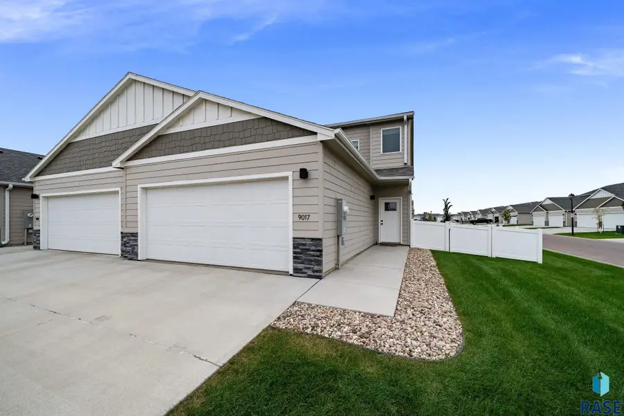 9017 W Jerald Pl, Sioux Falls, SD 57106 - #2