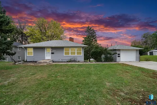 2512 S Summit Ave, Sioux Falls, SD 57105