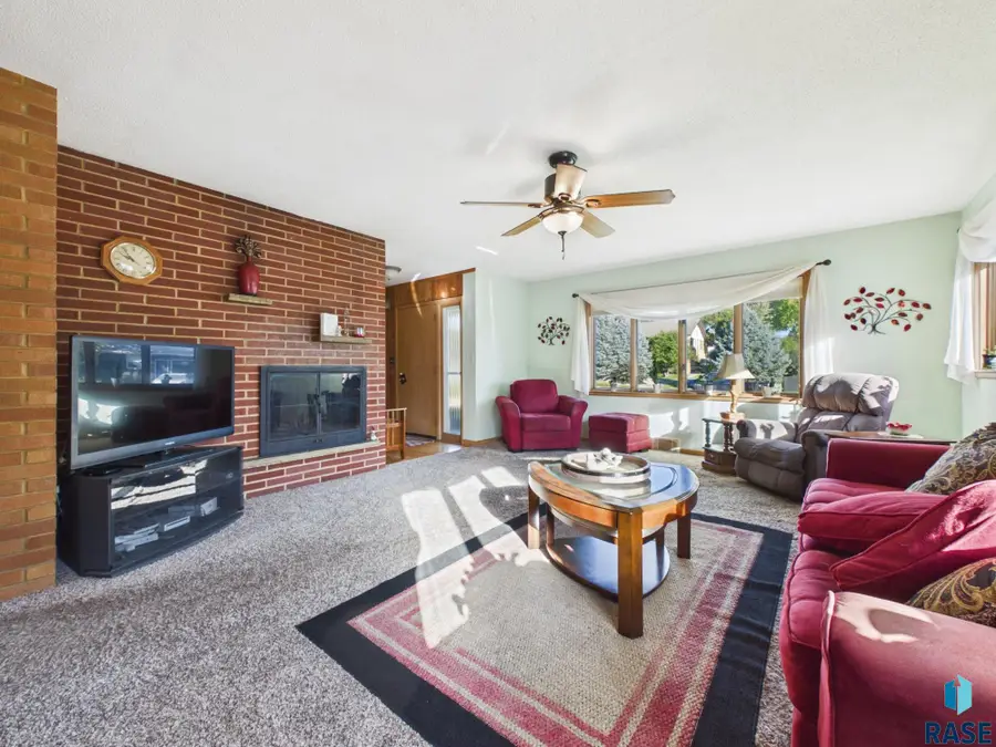 1205 E 30th St, Sioux Falls, SD 57105 - #3
