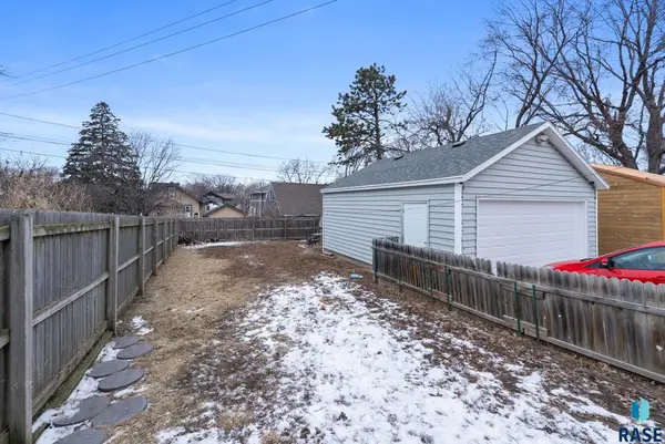 115 S Grange Ave, Sioux Falls, SD 57104
