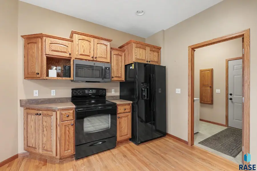 3209 S Foxglove Pl, Sioux Falls, SD 57110 - #3
