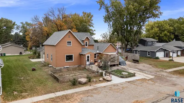 611 Fell St, Larchwood, IA 51241