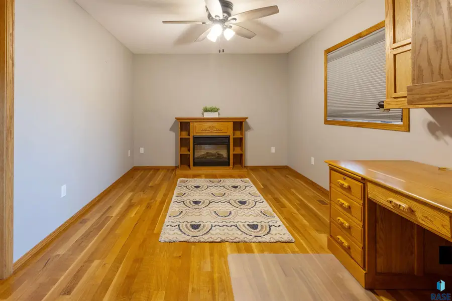 437 Holder St, Larchwood, IA 51241 - #3