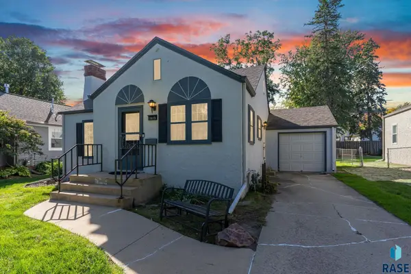 1615 S Carter Pl, Sioux Falls, SD 57105