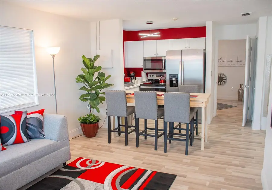 43 NW 41st St, Miami, FL 33127 - #2