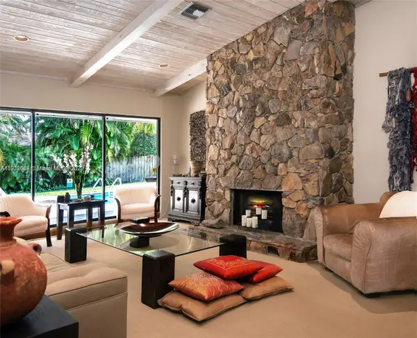 21311 NE 23rd Ave, Miami, FL 33180