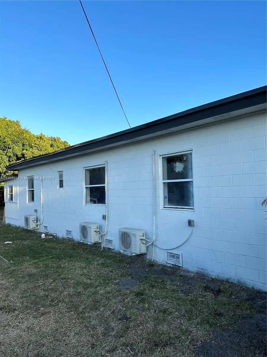 1408 N 23rd St, Fort Pierce, FL 34950 - Image #2