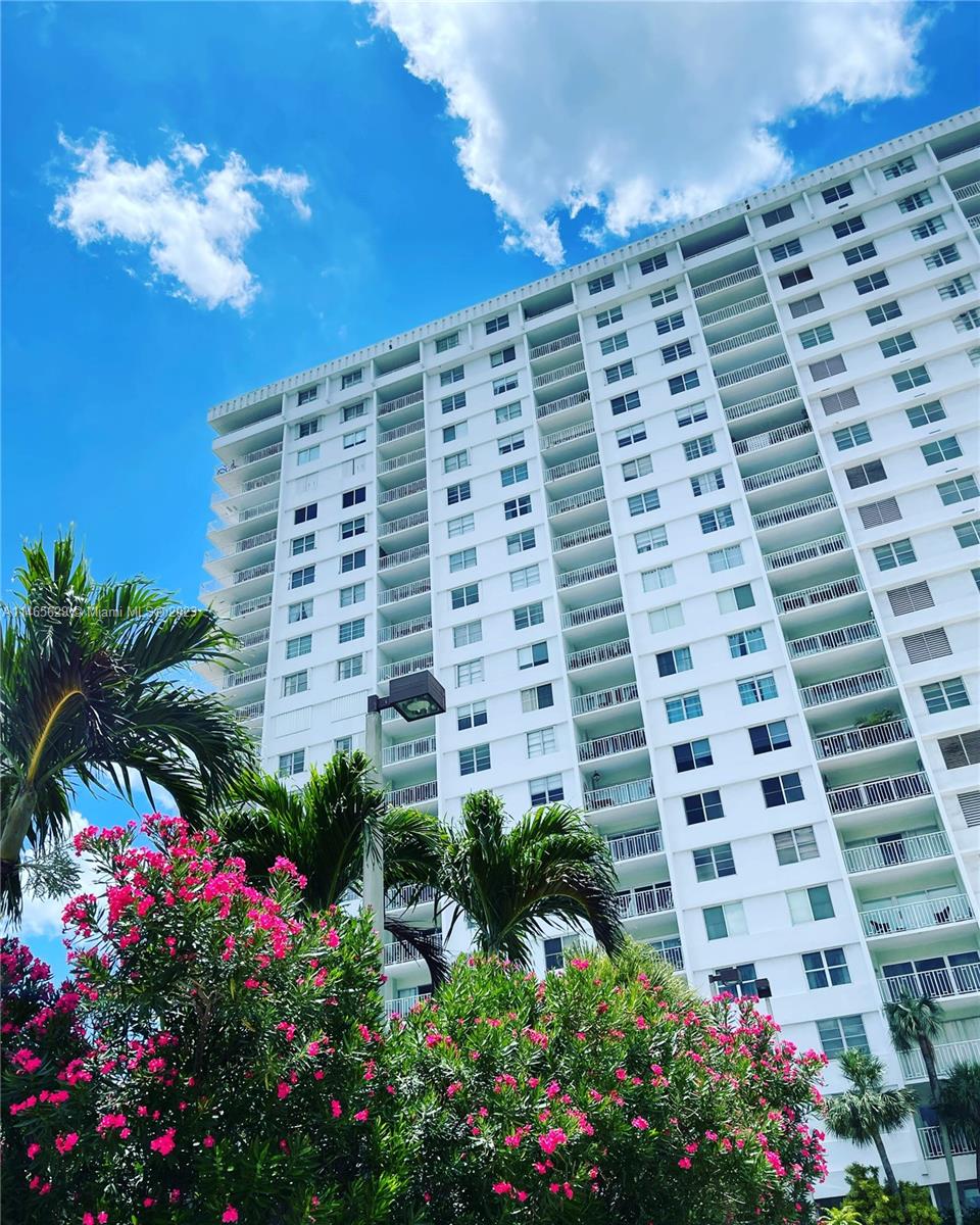 500 Bayview Dr 1031, Sunny Isles Beach, FL 33160 BHGRE