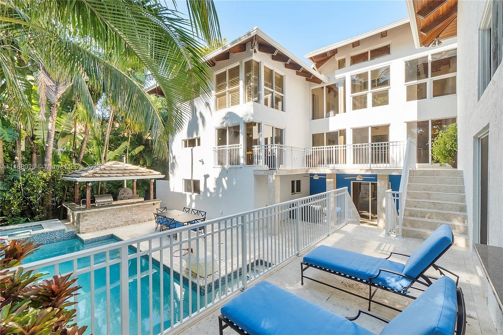 7125 W Lago Dr, Coral Gables, FL 33143 BHGRE