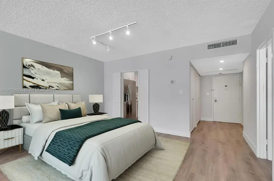 5401 Collins Ave #411, Miami Beach, FL 33140 - Image #3