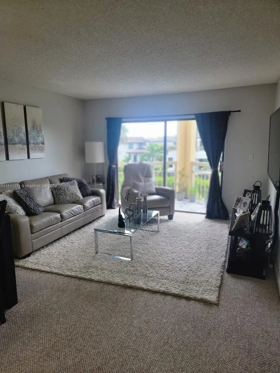 8290 Lake Dr #426, Doral, FL 33166 - #2