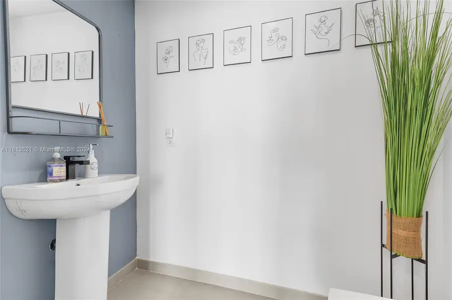 1080 Brickell Ave #513, Miami, FL 33131 - Image #3