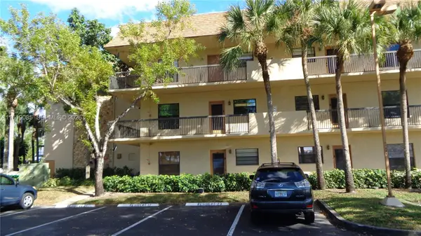 6085 N Sabal Palm Blvd #204, Tamarac, FL 33319