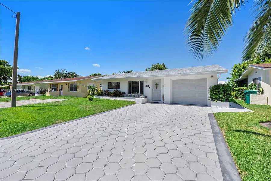 4905 NW 53rd St, Tamarac, FL 33319 - #2