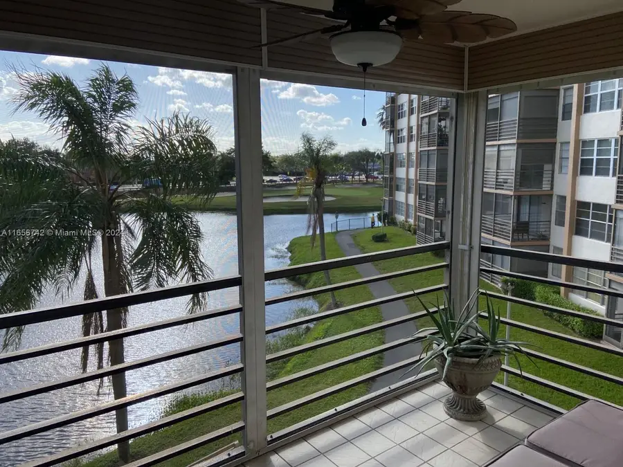 1200 Saint Charles Pl #321, Pembroke Pines, FL 33026 - Image #3