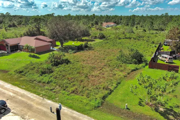 1413 5th Ave, Lehigh Acres, FL 33972