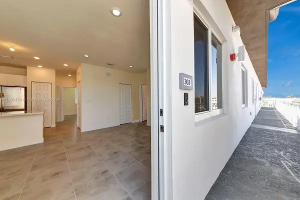 6420 NW 102nd Path #303, Doral, FL 33178