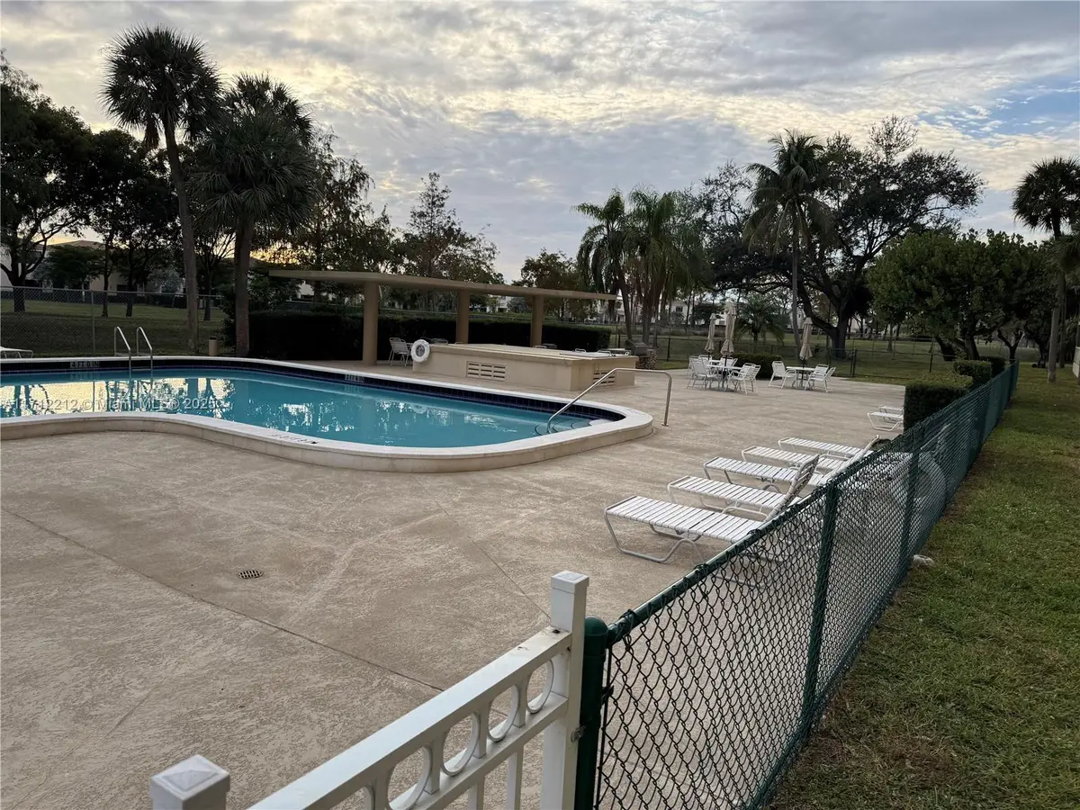 800 NE 195th St #714, Miami, FL 33179 - Image #1