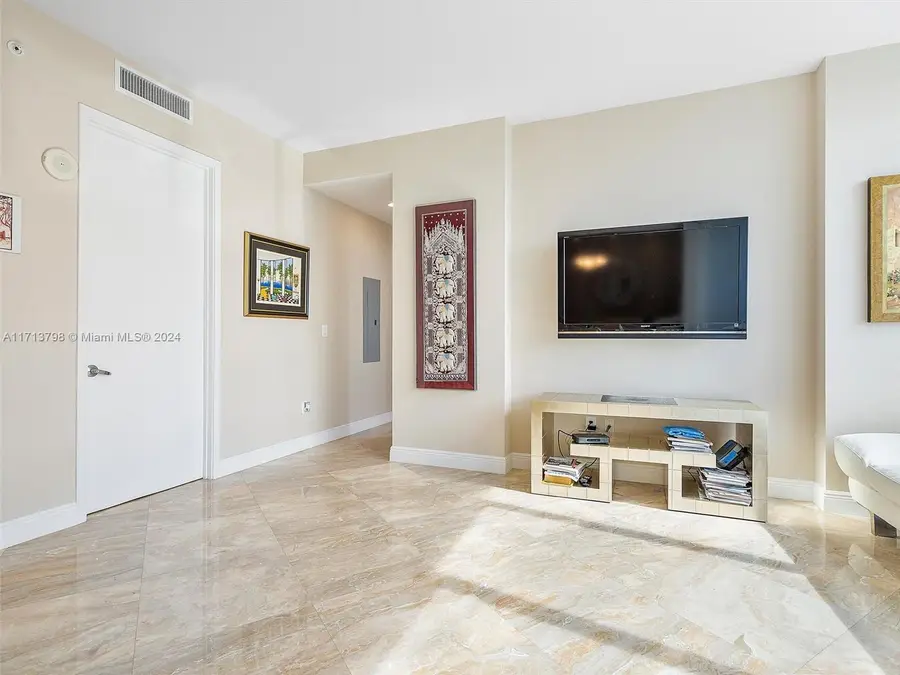 18201 Collins Ave #3907, Sunny Isles Beach, FL 33160 - Image #2