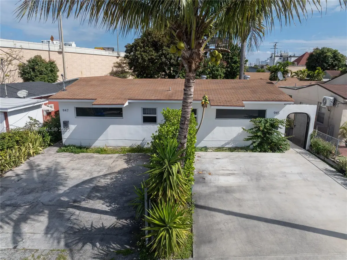 945 NW 22nd Pl, Miami, FL 33125 - Image #1