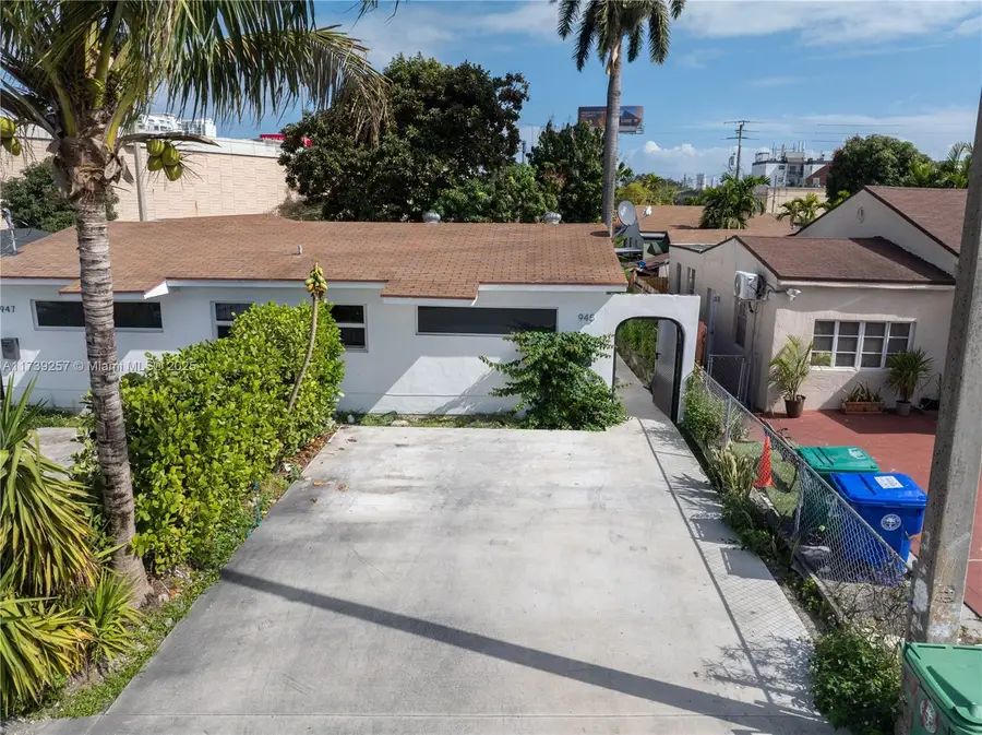 945 NW 22nd Pl, Miami, FL 33125 - Image #2