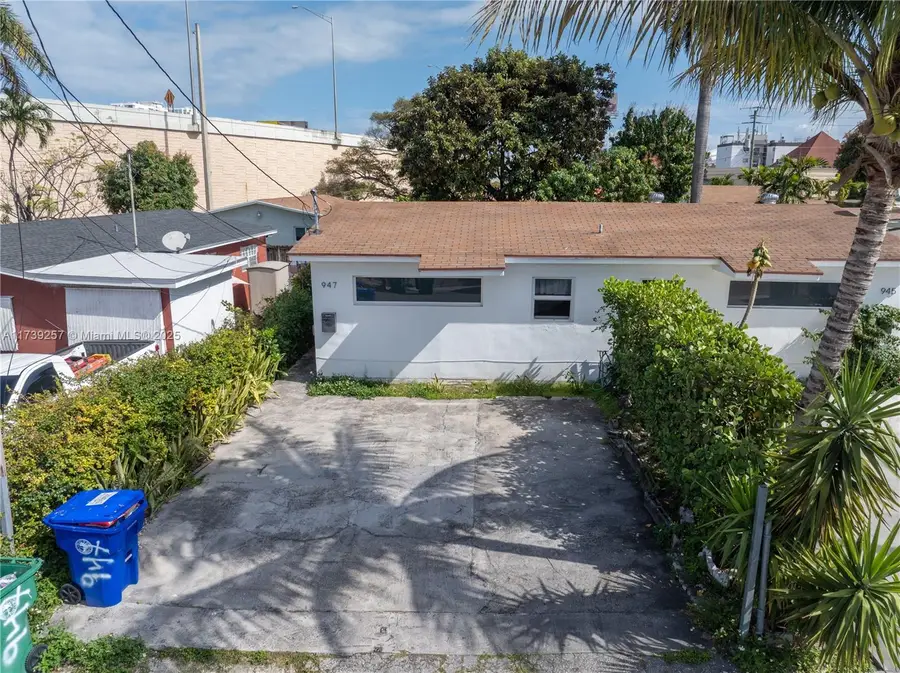 945 NW 22nd Pl, Miami, FL 33125 - Image #3