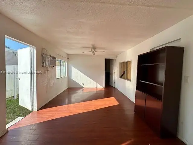 13491 SW 7th Pl, Davie, FL 33325 - Image #2