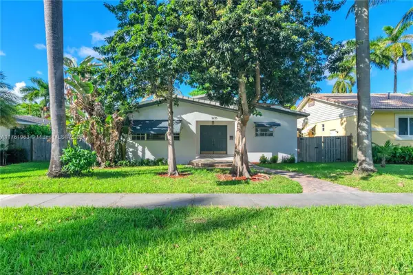 1235 Tyler St, Hollywood, FL 33019