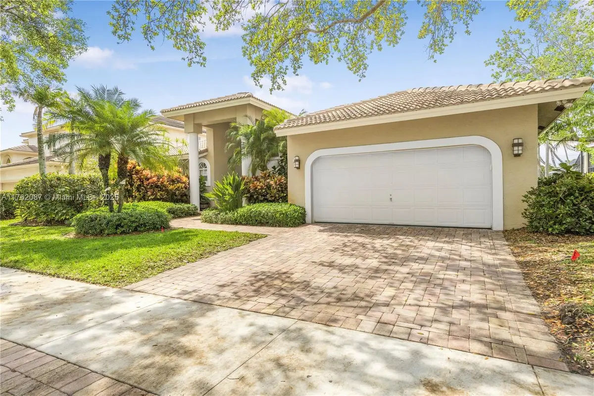 2943 Oakbrook Dr, Weston, FL 33332 - Image #1