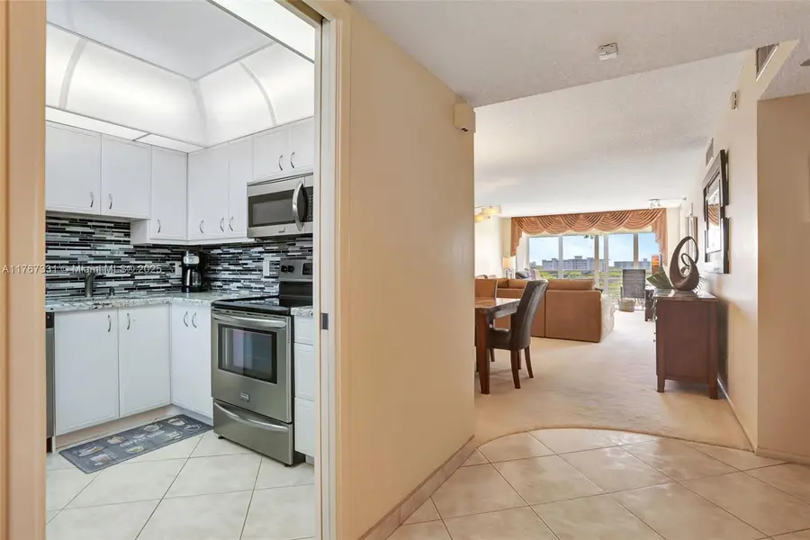 3510 Oaks Way #806, Pompano Beach, FL 33069 - Image #3