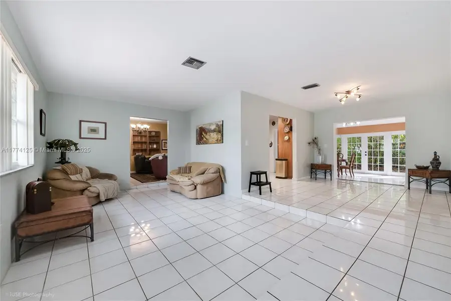 9500 SW 79th St, Miami, FL 33173 - Image #2