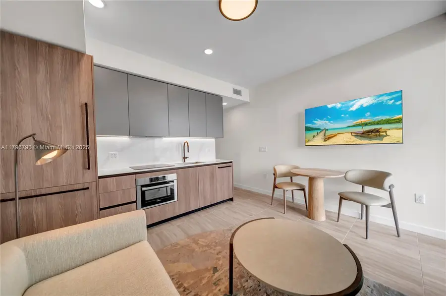 580 72nd St #1513, Miami Beach, FL 33141 - Image #2