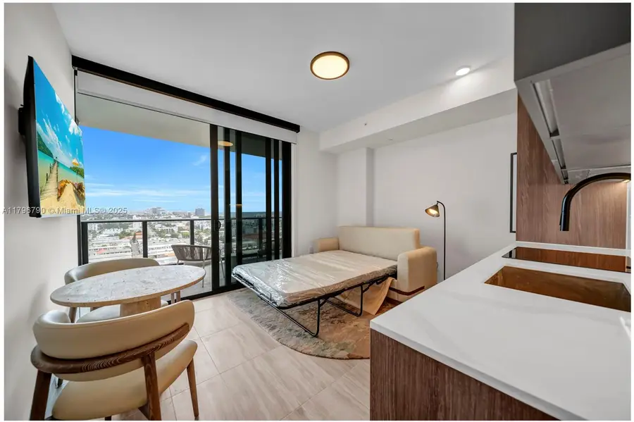 580 72nd St #1513, Miami Beach, FL 33141 - Image #3