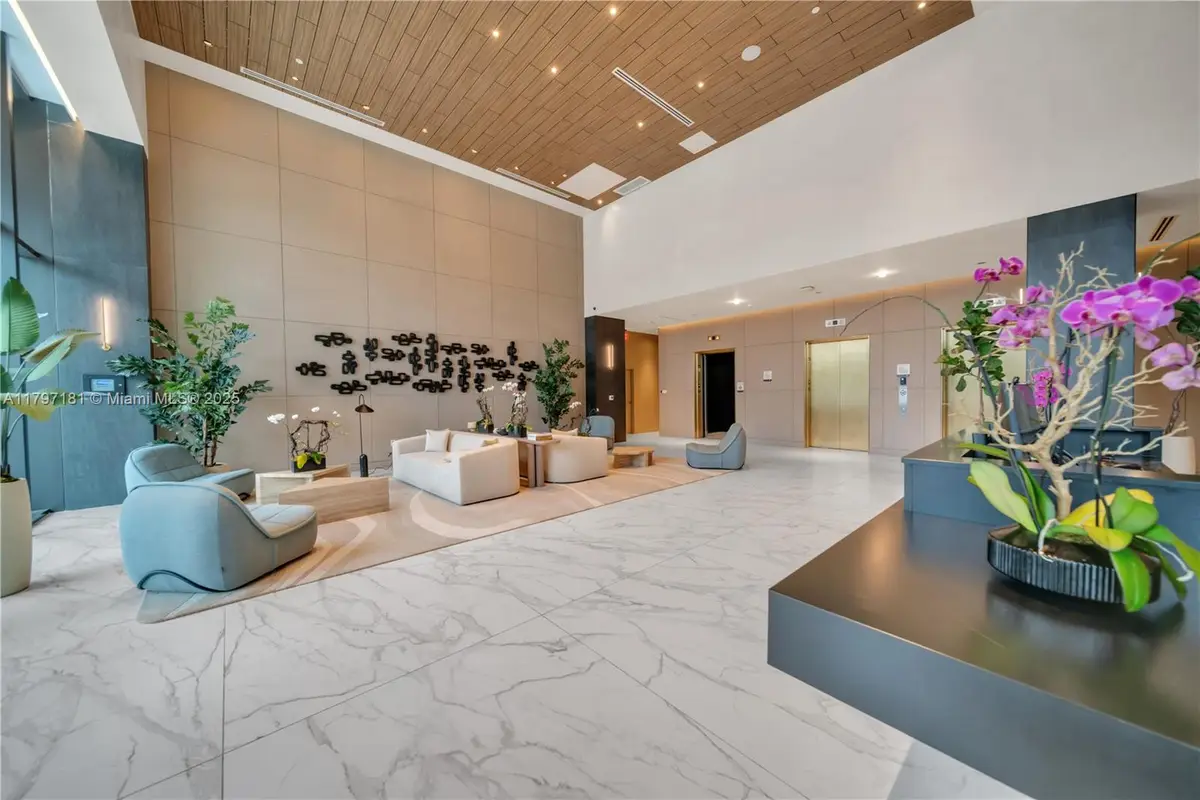 580 72nd St #905, Miami Beach, FL 33141 - Image #1