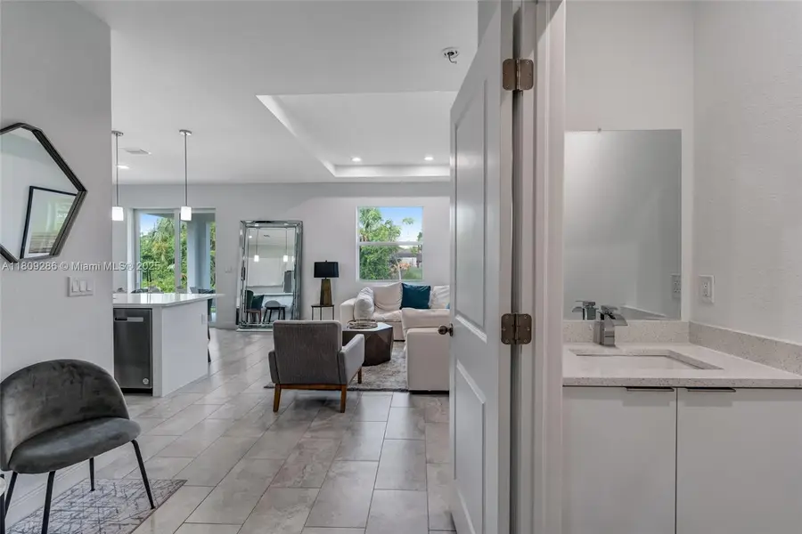 2008 Hercules, Port Labelle, FL 33935 - Image #3