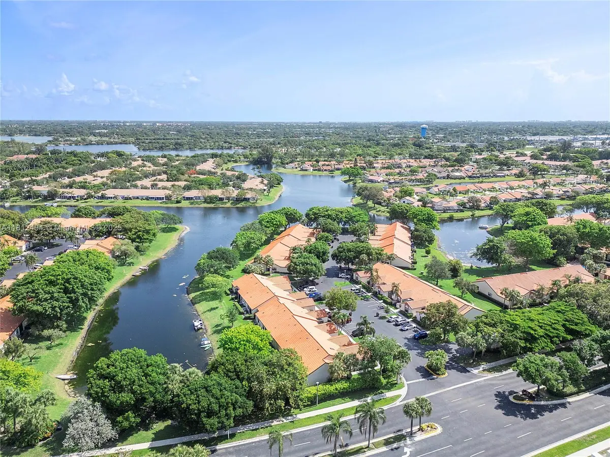 88 Centennial Ct, Deerfield Beach, FL 33442 - Image #1