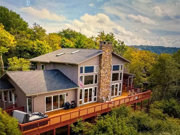 200 Summit Lodge Road, ,, NC 28604