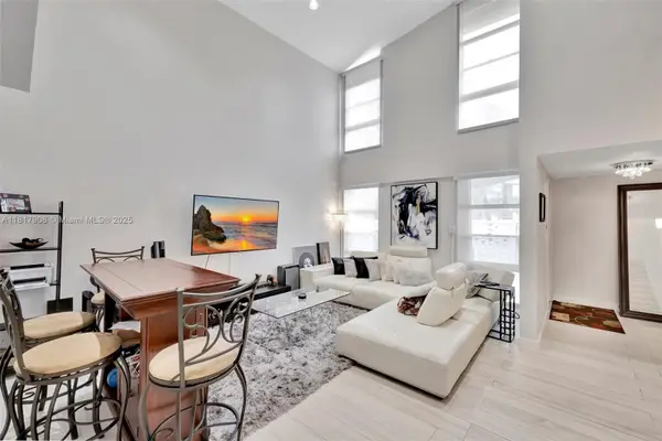 2730 NE 183rd St #TH03, Aventura, FL 33160