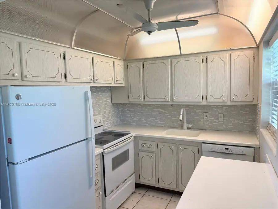 573 Durham U #573, Deerfield Beach, FL 33442 - Image #3