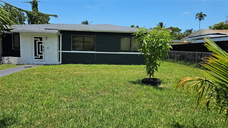 16265 NE 9th Pl, North Miami Beach, FL 33162 - Image #2