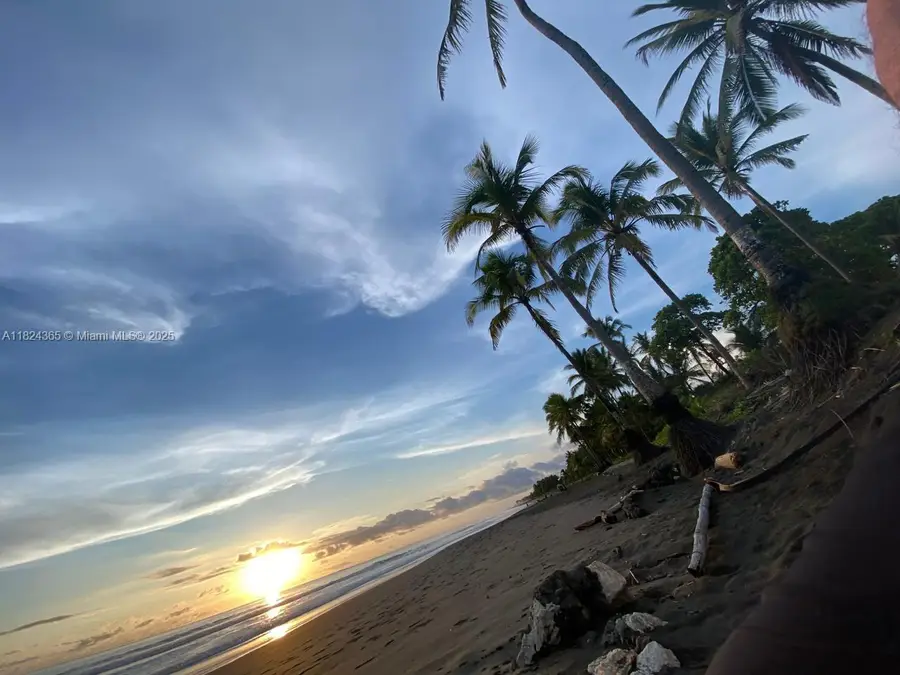 27 de Abril Playa Junquillal, Guanacaste, FL 50303 - Image #3