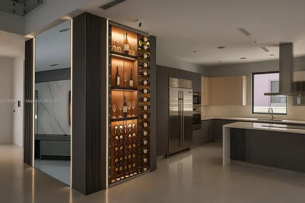 10431 NW 68th Ter, Doral, FL 33178