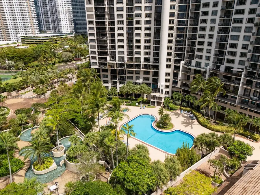 540 Brickell Key Dr #202, Miami, FL 33131 - Image #2