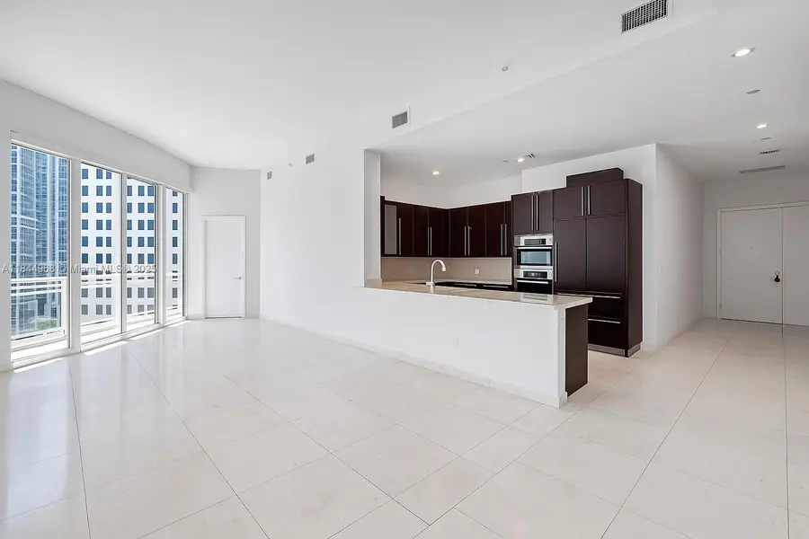 900 Brickell Key Blvd #2005, Miami, FL 33131 - Image #2
