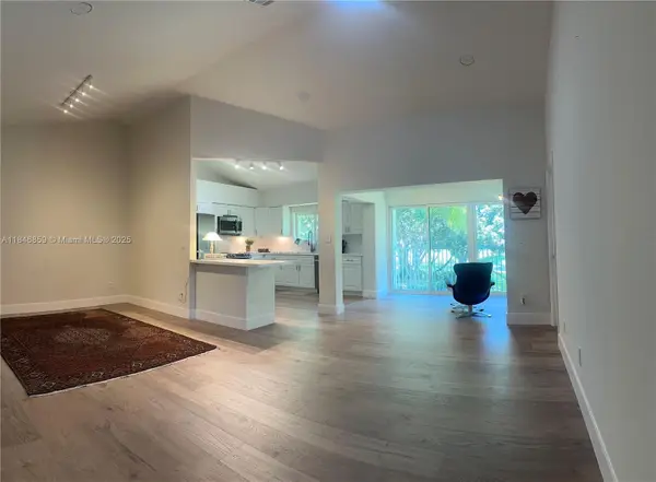 9257 NW 9th Pl, Plantation, FL 33324