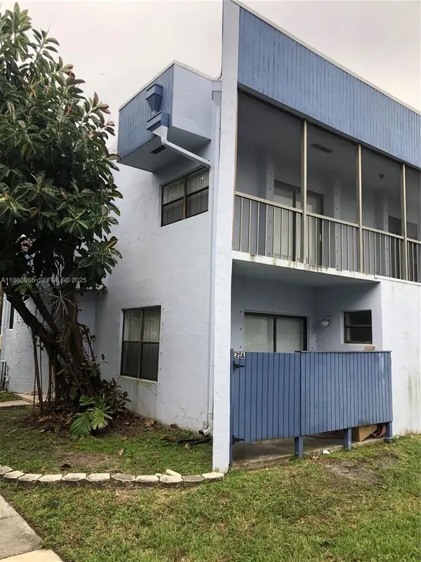 2800 S University Dr #2A, Davie, FL 33328