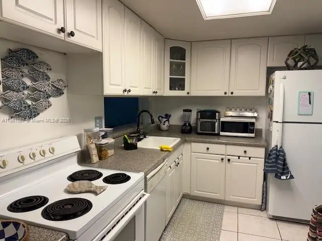 Address Withheld By Seller, Miami Beach, FL 33181 - Image #2